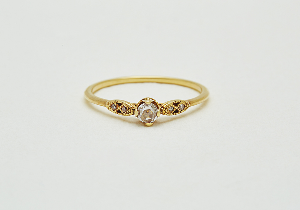 Engagement ring-E-002〔 Longing Diamond Ring 〕" Longing for a jewel box of mother. " /K18YG 200,000～